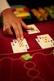 Perbandingan alur QRIS dan kontrol akun